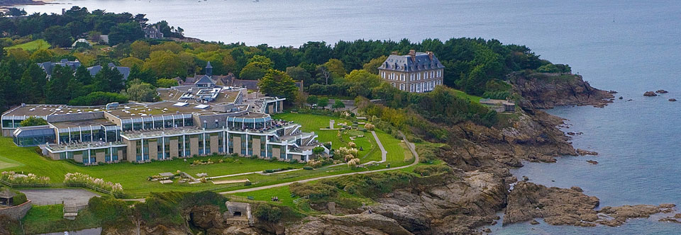 Brossier Saderne illumine les chambres de l'Hôtel EMERIA Dinard