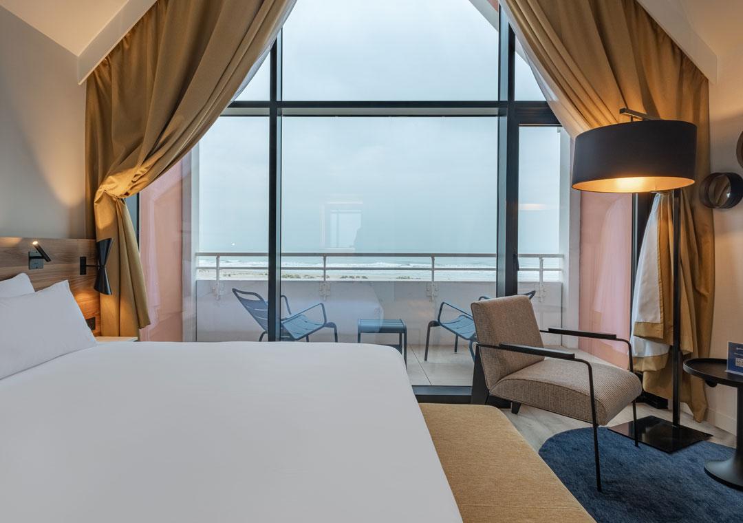 ©Erwan Fiquet Bedroom at Radisson Blu Grand Hôtel**** & Spa Malo-Les-Bains