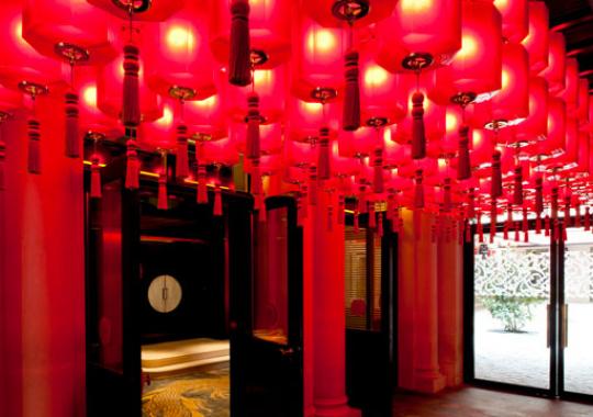 lanternes intérieures buddha bar paris